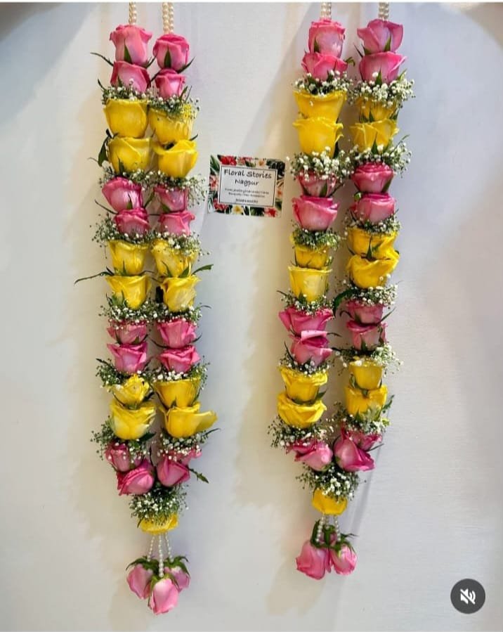 Trending Fresh Garland: Elegant Roses with Delicate Gypsophila